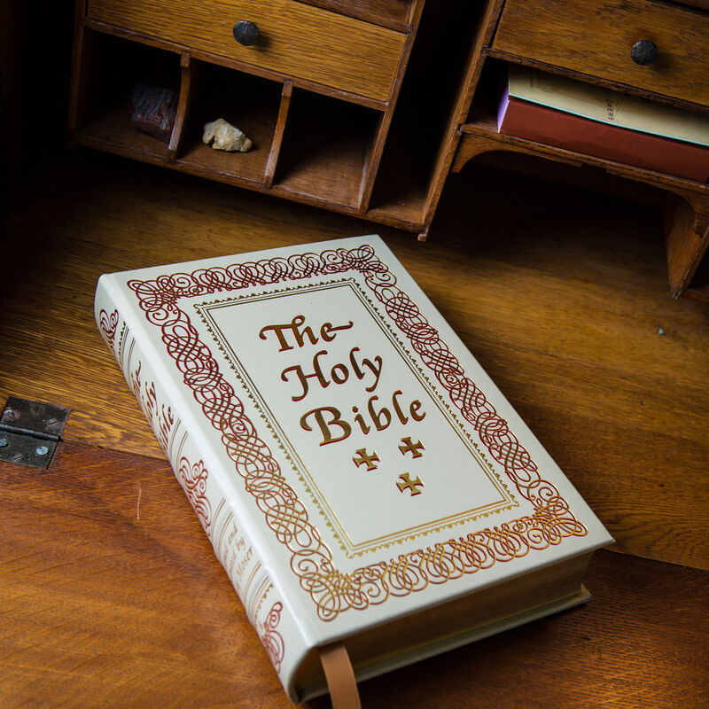 The Holy Bible 3199 2