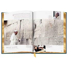 Pope Francis A Photographic Portrait Of The Peoples Pope 3136 4